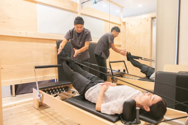 cuna鍼灸整骨院でのピラティスの様子